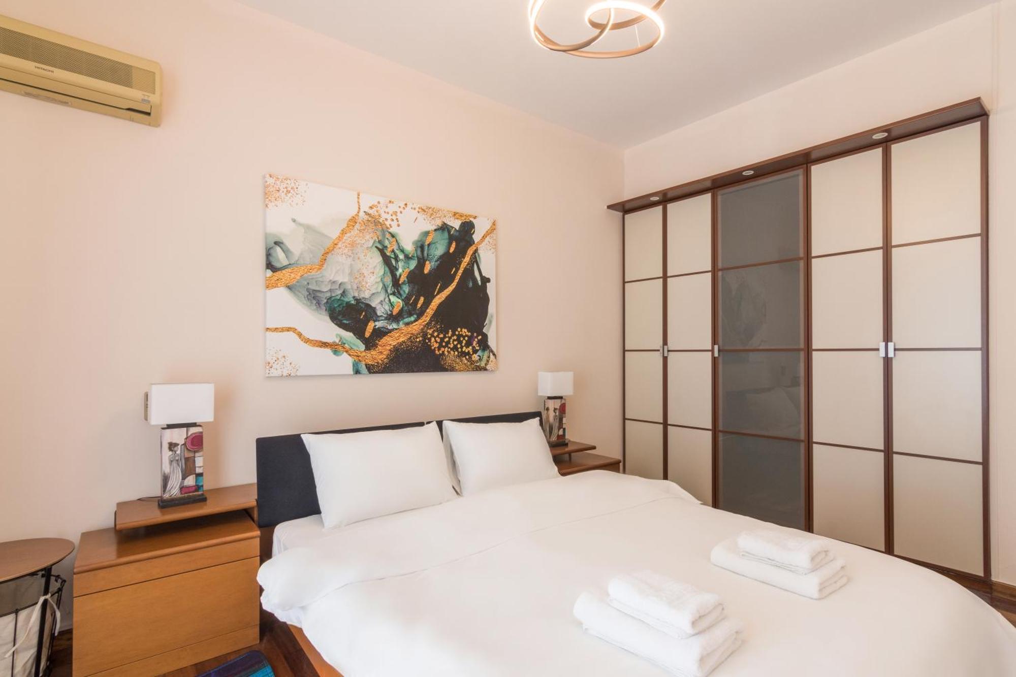 Three Bedrooms In Kallithea Apartment