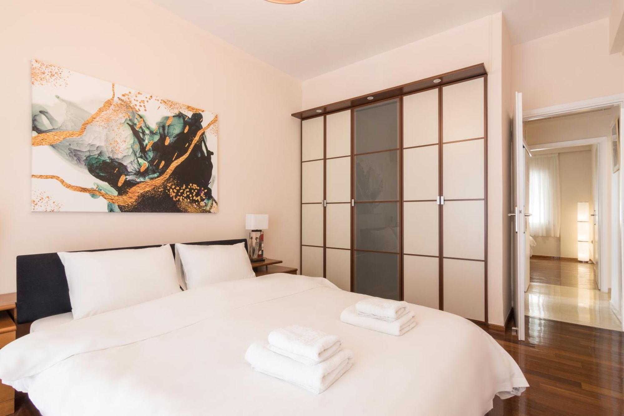 Three Bedrooms In Kallithea * Athens