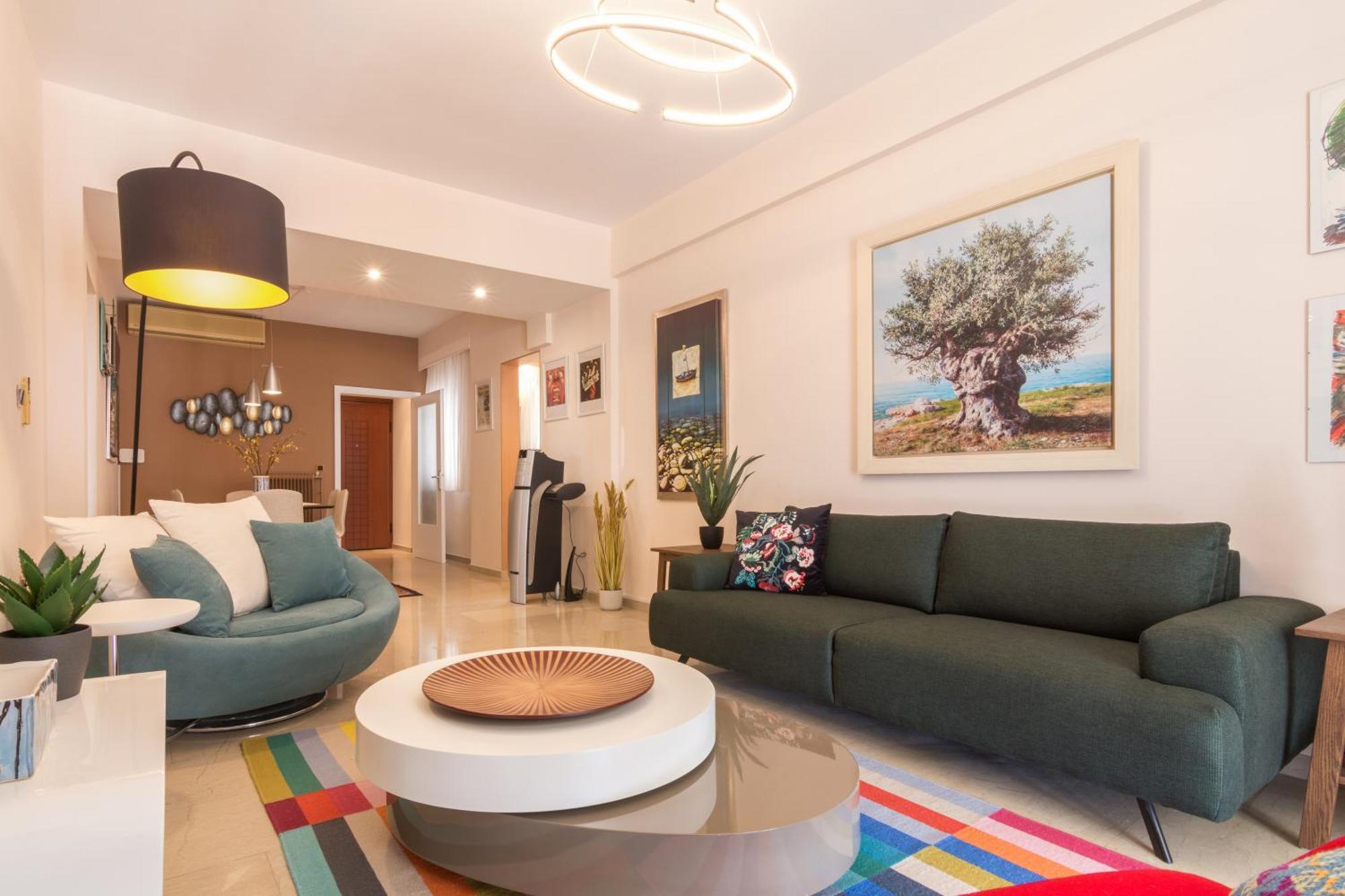 Three Bedrooms In Kallithea Apartment *